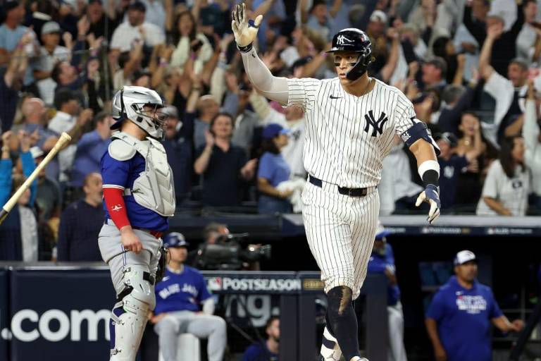 Jonrón épico de Judge impulsa remontada de Yanquis sobre Azulejos en el Juego 3