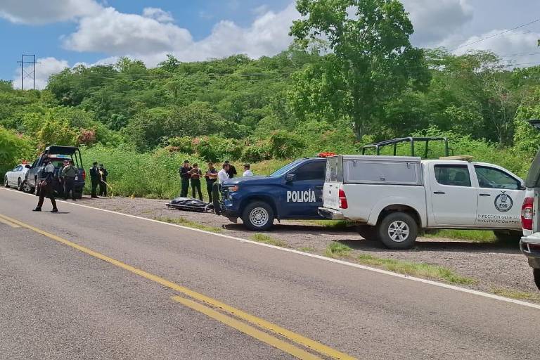 Hallan cuerpo con impacto de bala en carretera México 15, en San Ignacio