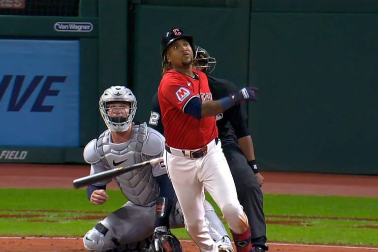 Guardianes aprovechan alocado sexto inning para alcanzar a Tigres en la cima