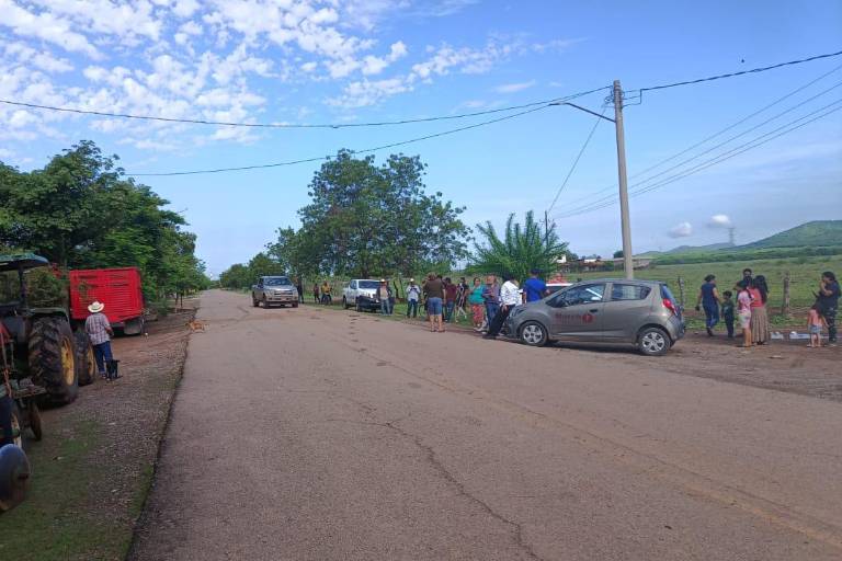 Madre e hija pierden la vida tras ser arrastradas por un arroyo en Cosalá