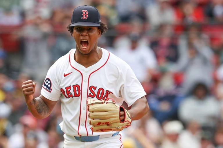 Inspirados Medias Rojas barren a Yanquis liderados por Devers y Bello