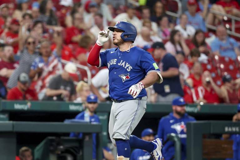 Alejandro Kirk repite con jonrón y guía a los Azulejos a la victoria