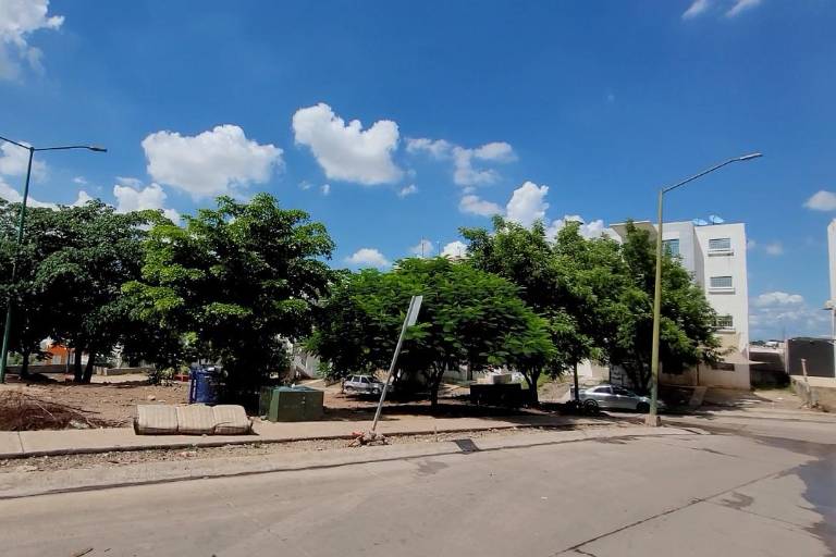 Los niños de Alturas del Sur no pueden salir al parque porque no hay luz en las noches