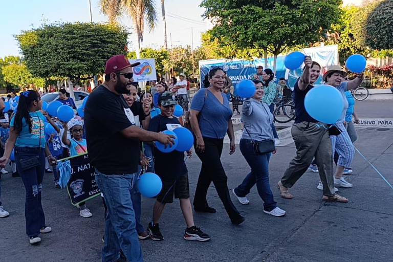 Marchan en Escuinapa en busca de inclusión y crear conciencia sobre el autismo