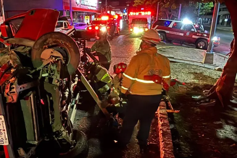 La mujer accidentada fue trasladada a un hospital.