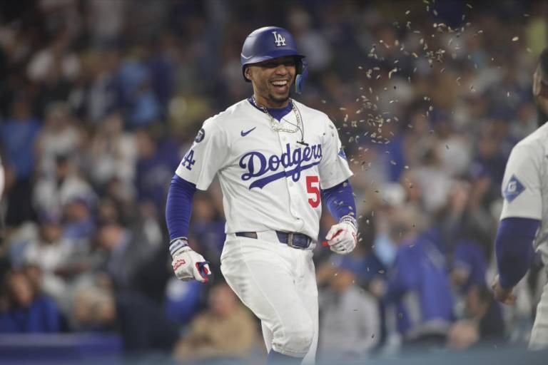 Betts se perdería el resto de la serie vs. Yanquis por dolencia en un dedo del pie