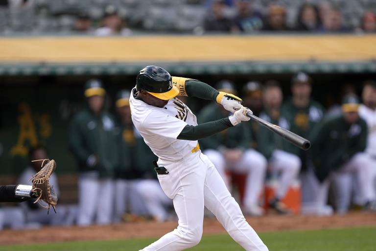 Dodgers obtienen en un cambio a Esteury Ruiz, líder en robos de la Liga Americana en el 2023