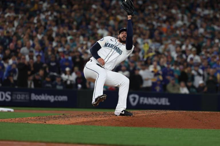 Andrés Muñoz brilla en relevo, pero Seattle cae ante Detroit en 11 entradas