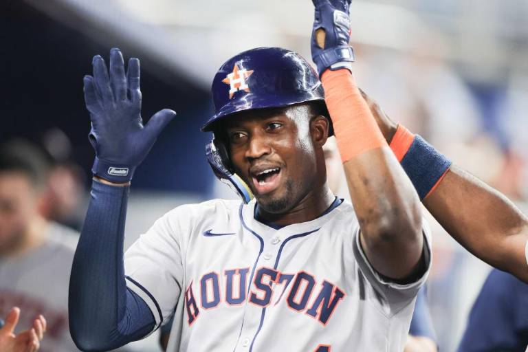 Astros le tunden a Alcántara en la cuarta y pegan primero en Miami