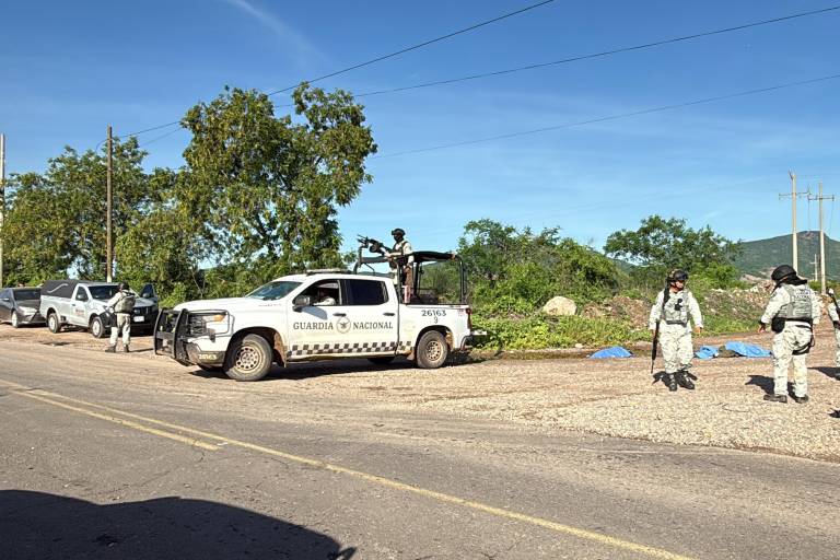 Asesinan a dos jóvenes en carretera rumbo a Tepuche, al norte de Culiacán