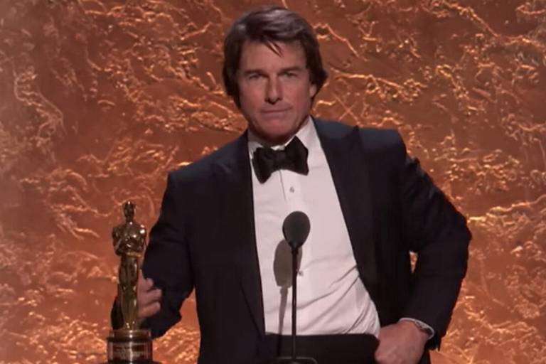 Tom Cruise recibe el Oscar honorífico de manos de Alejandro González Iñárritu
