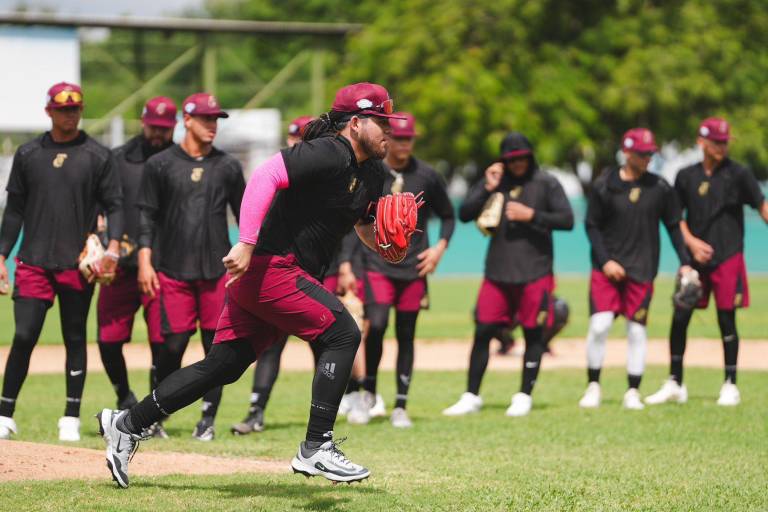 Cinco nuevos elementos se incorporan al campamento de Tomateros de Culiacán