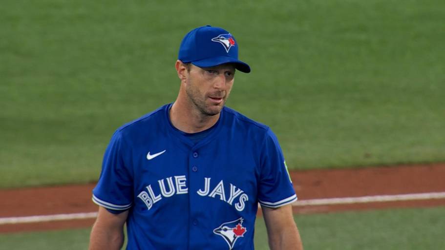 Scherzer abandona debut con Azulejos por molestias en el costado derecho