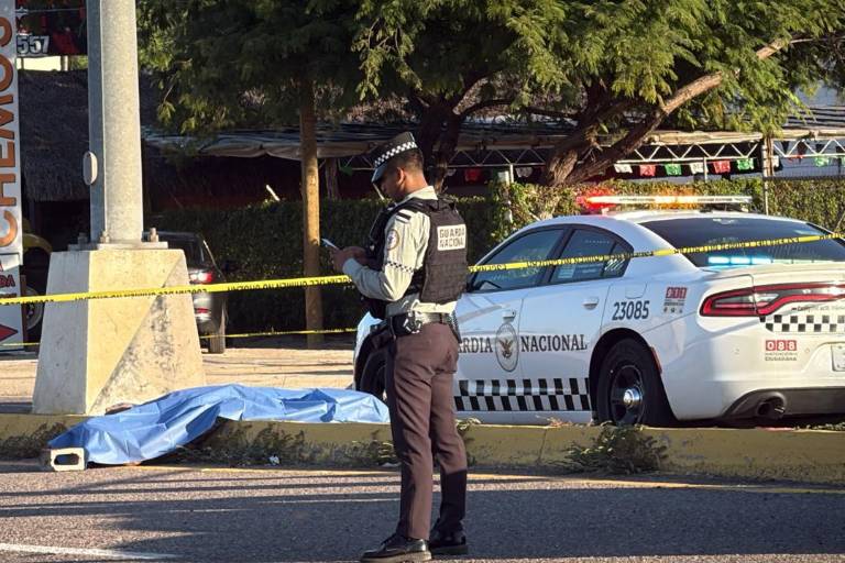 Hallan a dos hombres asesinados en la carretera México 15, en Culiacán