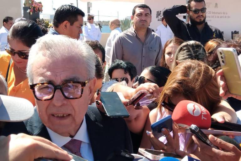 Siento mucho la muerte del Papa, un Papa muy querido: Rocha Moya
