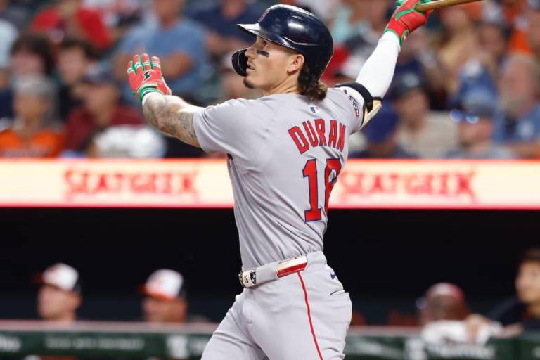 Durán conecta jonrón decisivo y Medias Rojas se llevan juego de bullpen