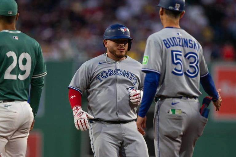 Alejandro Kirk responde en la ofensiva en paliza de Toronto sobre Boston