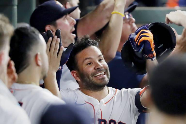 Jonrones de Altuve y Peña devuelven a los Astros al primer lugar del Oeste