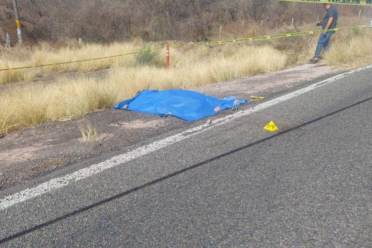 Hallan cuerpo en carretera a la altura de Pericos, Mocorito