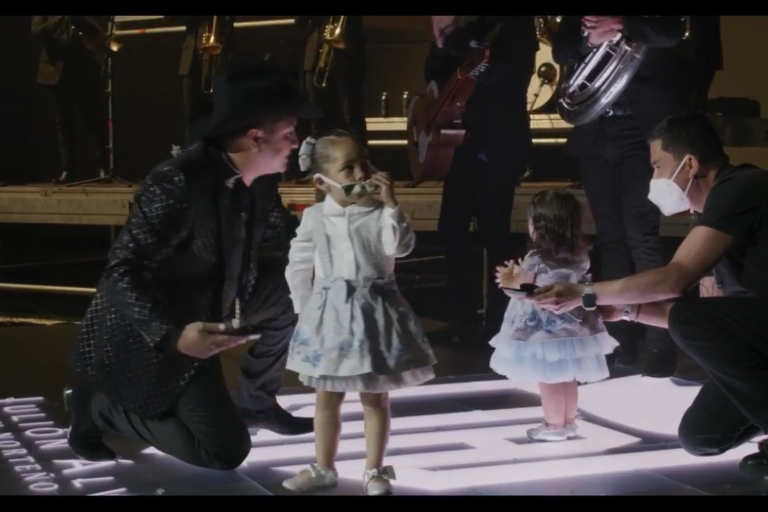 Julión Álvarez festeja 14 años de trayectoria