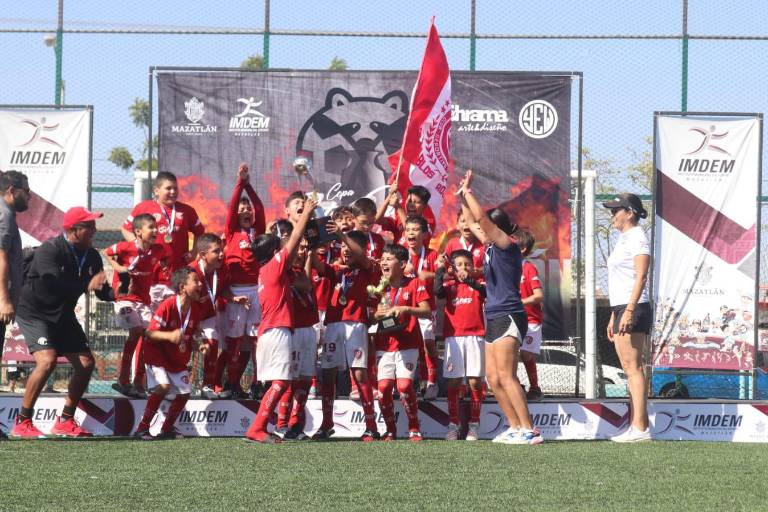 Premian a los mejores de la Copa Patasalada de Futbol 7