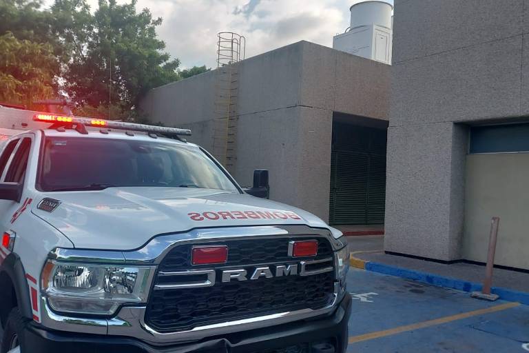 Se incendia hospital en Culiacán; personal controla fuego con extintores