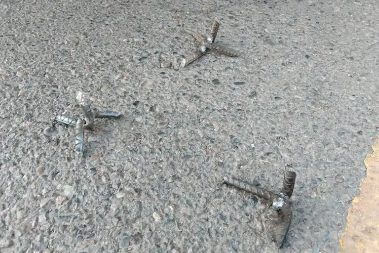 Arrojan ‘ponchallantas’ en seis distintos puntos de Culiacán