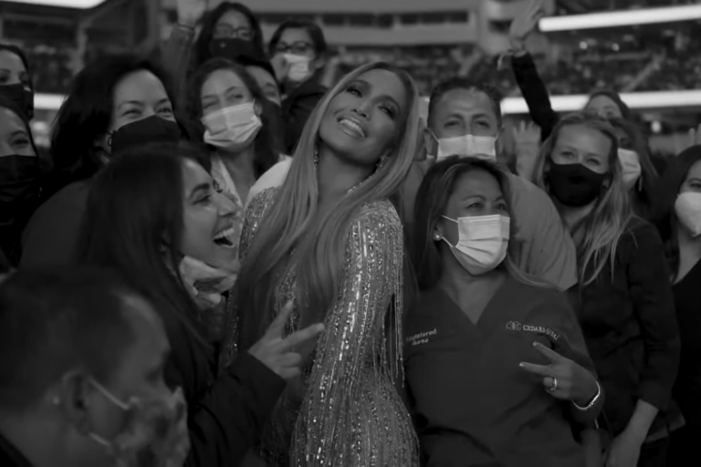 Promueven famosos la vacunación en el Vax Live