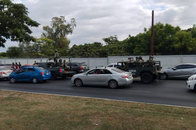 Se escucha sonido de explosión en el cuartel militar de Culiacán
