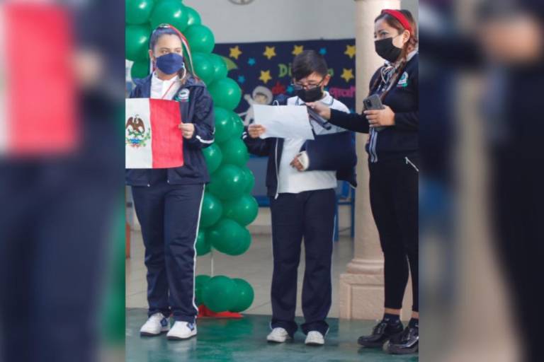 Celebran el Día de la Bandera en el Colegio Niños Héroes