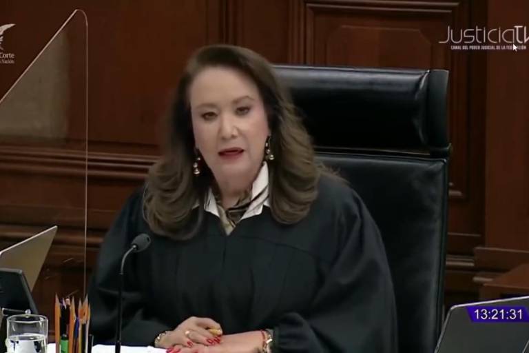 Ministra Esquivel denuncia ante fiscalía supuesto plagio de su tesis