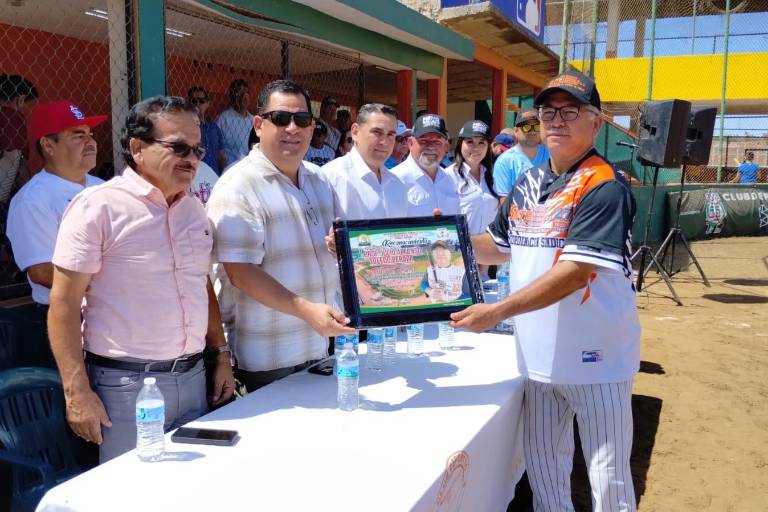 ¡Triple play! Inauguran temporada 49 de Liga Burócrata Federal