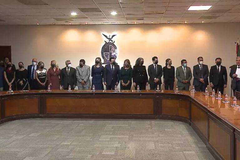 Rocha Moya toma protesta a su Gabinete