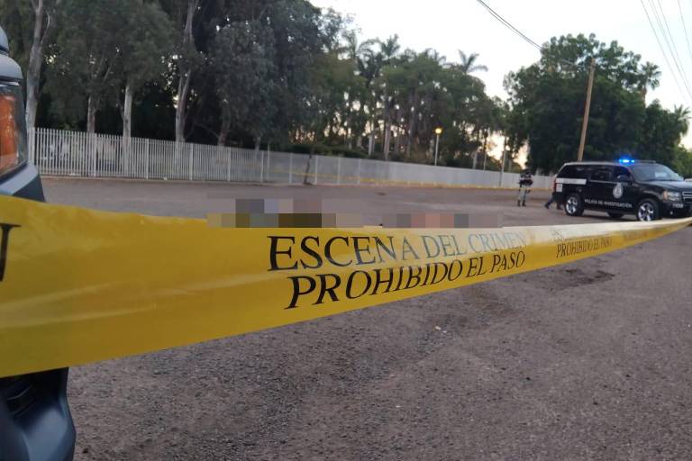 Amanecen 5 cuerpos apilados en la carretera Culiacán a Eldorado