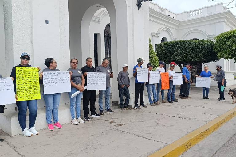 Protesta nuevo sindicato de Escuinapa por despido injustificado de su secretaria