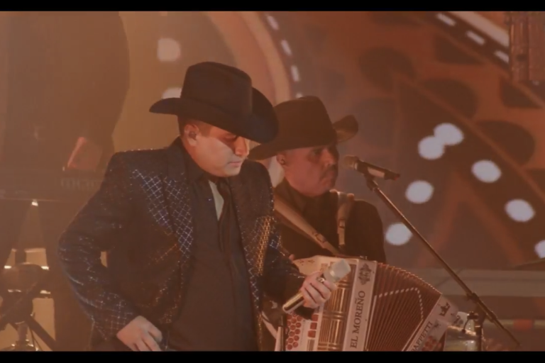 Julión Álvarez festeja 14 años de trayectoria