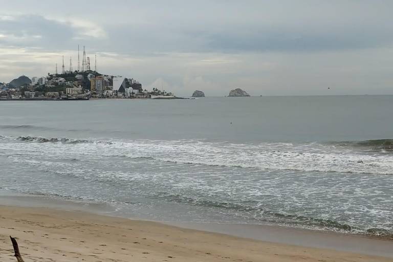 Establecen alerta amarilla en el sur de Sinaloa por Huracán Enrique