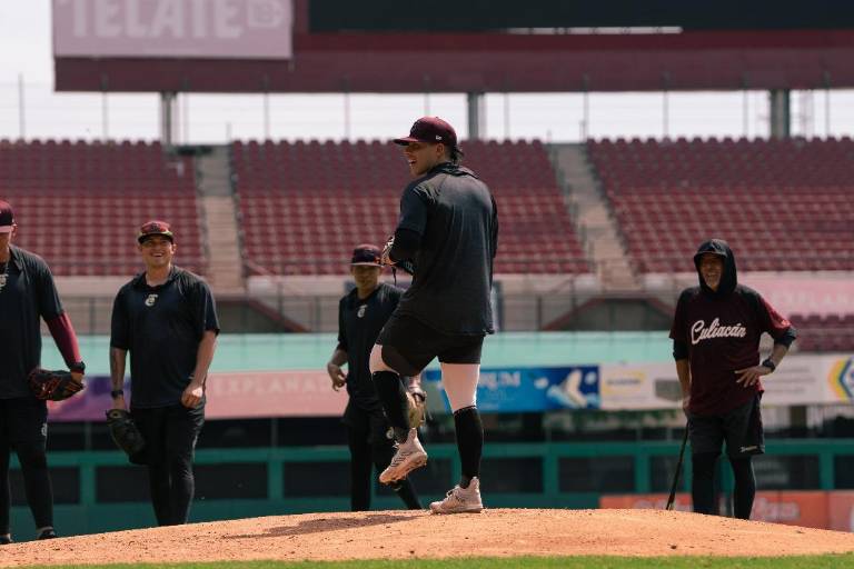 Víctor ‘Sherman’ Castañeda se incorpora a la pretemporada de Tomateros de Culiacán