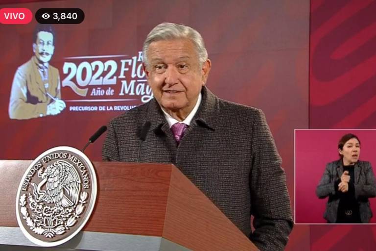 AMLO defiende a ministra Yasmín Esquivel por presunto plagio de tesis
