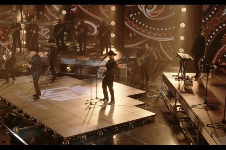 Julión Álvarez festeja 14 años de trayectoria