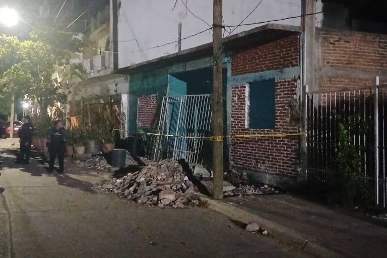 Hallan a dos hombres asesinados en domicilio de la colonia Universidad 94, en Culiacán