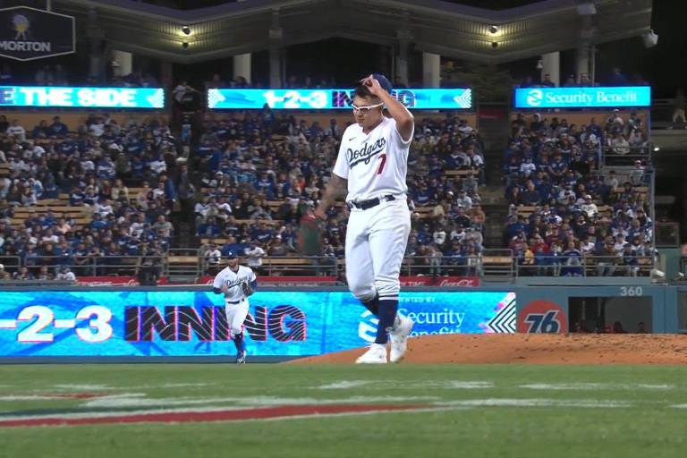 Julio Urías tiene actuación de cinco innings y se va sin decisión en triunfo de los Dodgers