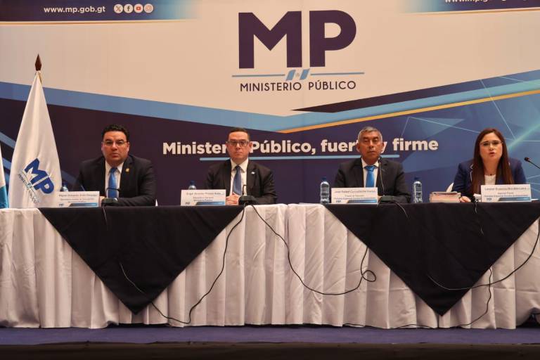 Piden declarar inválidas las elecciones donde ganó Bernardo Arévalo en Guatemala