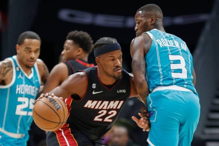 Los Hornets le ponen freno a racha del Heat, tras vencerlos
