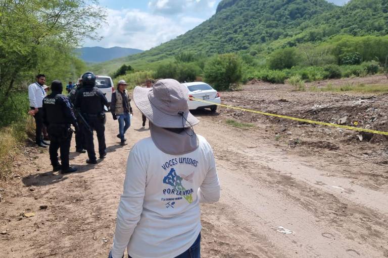 Colectivo de búsqueda localiza huesos en predio de Culiacán