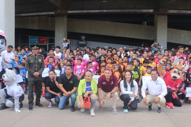 Disfrutan cientos de ciclistas de Mazatlán