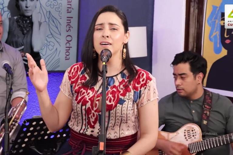 Canta María Inés Ochoa temas ‘Del alma’ para celebrar a Culiacán
