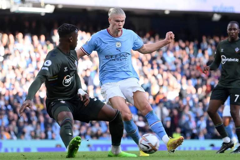 Manchester City golea al Southampton y toma la cima de la Premier League