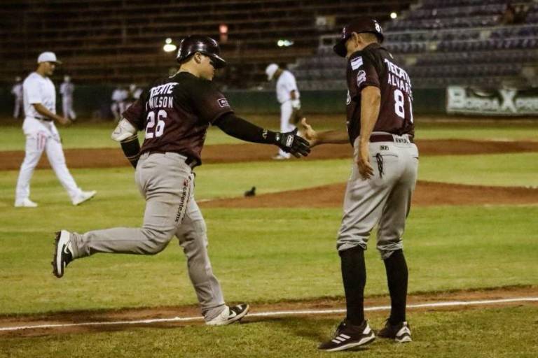 Apalean Tomateros de Culiacán 9-0 a los Mayos de Navojoa