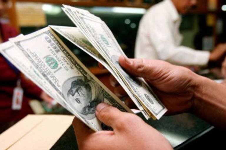 Peso mexicano se deprecia ante temores de recesión en EU